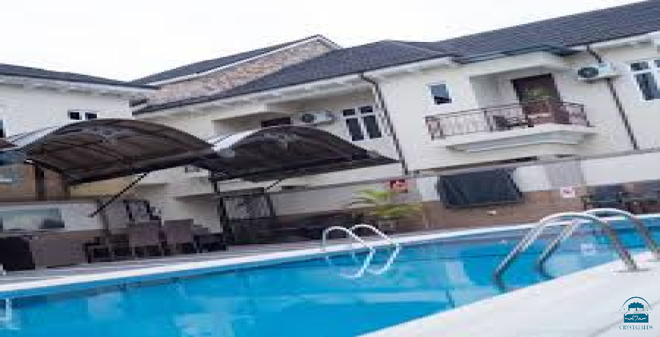 The Kiniz pool by day